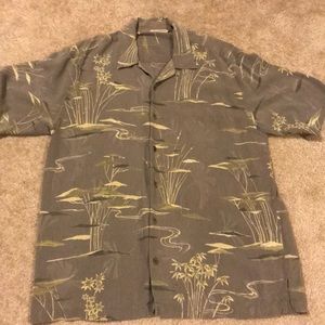 Men’s large 100% silk Tommy Bahama shirt